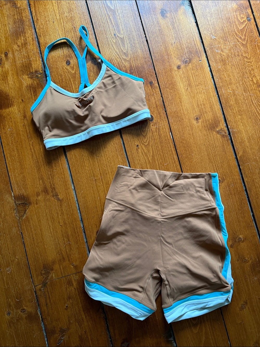 Brown & Turquoise Active Set - Sports Bra + High-Waist Shorts